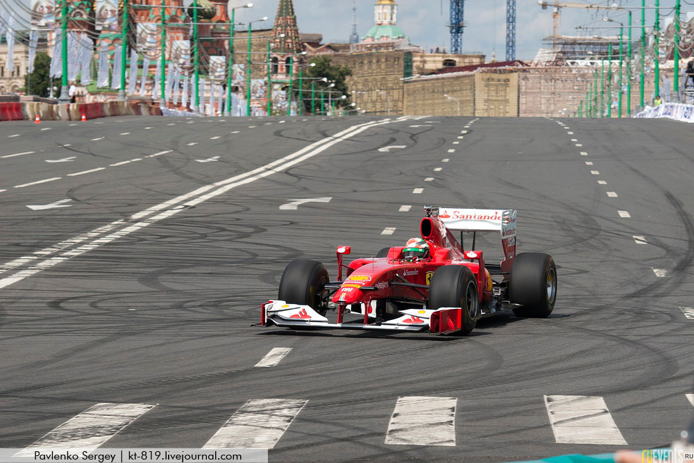  Болиды Формулы-1 в Москве. 