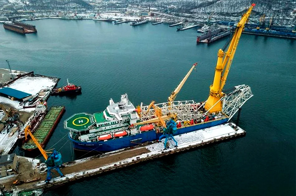 трубоукладчик Академик Черский. Строительство Северного потока-2. фото