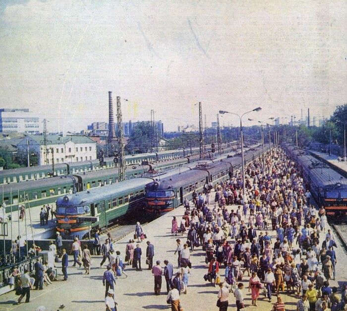 Платформы Курского вокзала. Год 1982-й. Фото. Картинка