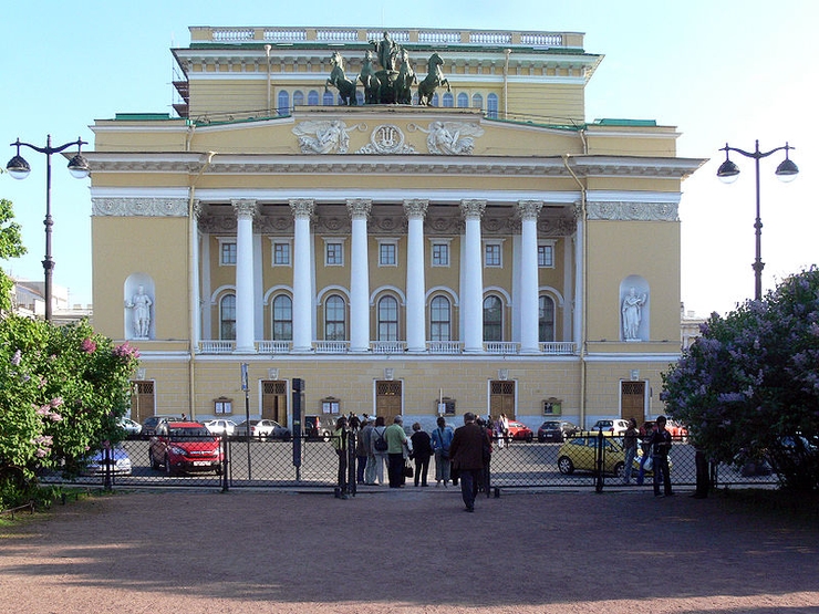 Знаменитый Александринский театр. Фотография