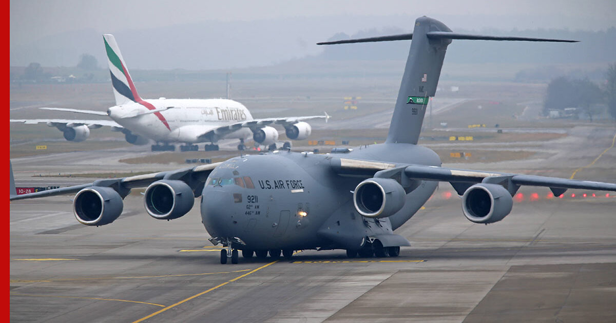  Boeing C-17 Globemaster III (����� C-17 ������������ III) � ������������ ������-������������ ������.